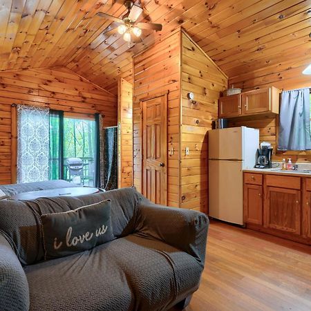 Blue Rose Cabins - Wildwoods Cabin Лоґан Екстер'єр фото