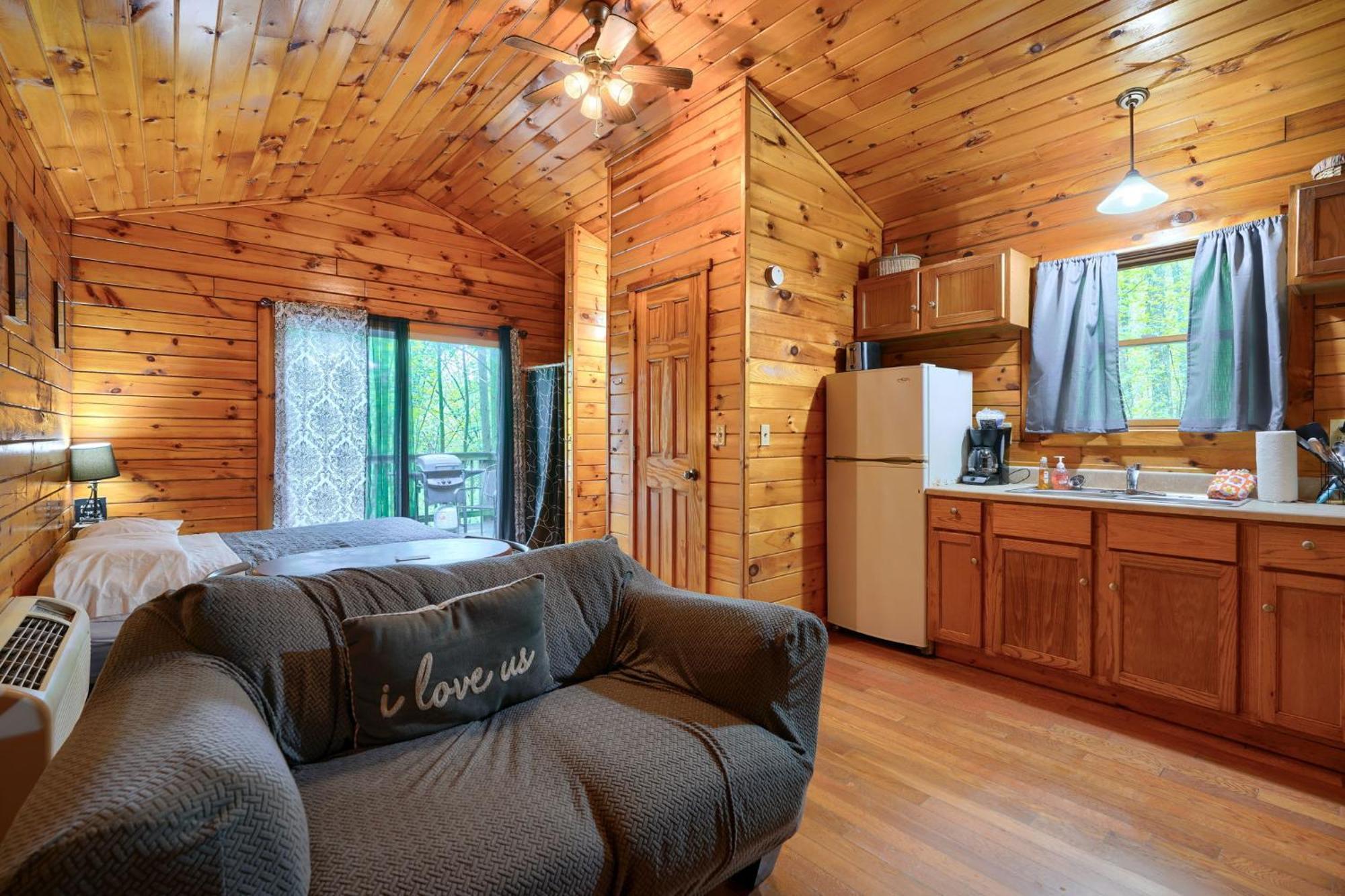 Blue Rose Cabins - Wildwoods Cabin Лоґан Екстер'єр фото