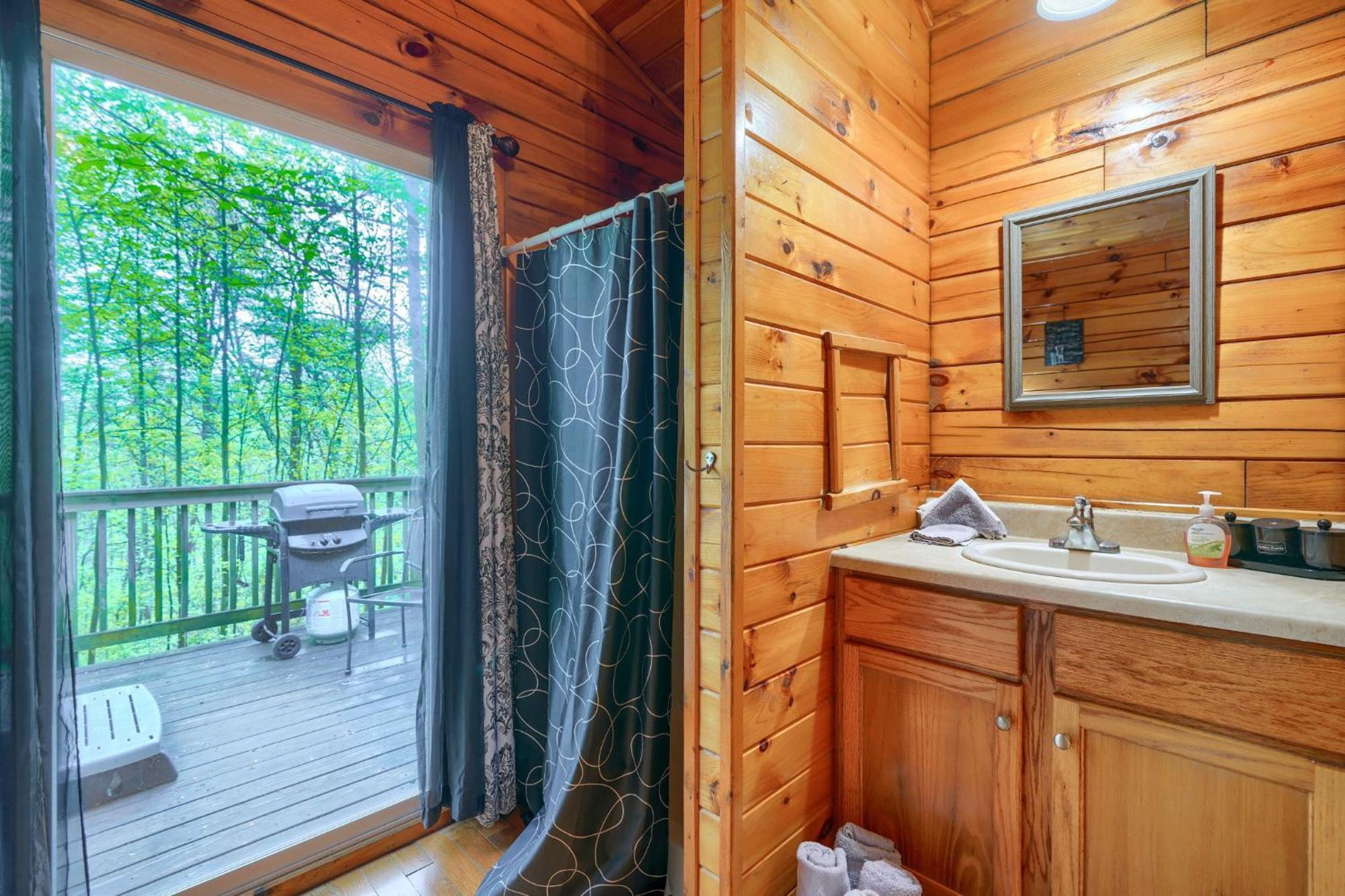 Blue Rose Cabins - Wildwoods Cabin Лоґан Екстер'єр фото