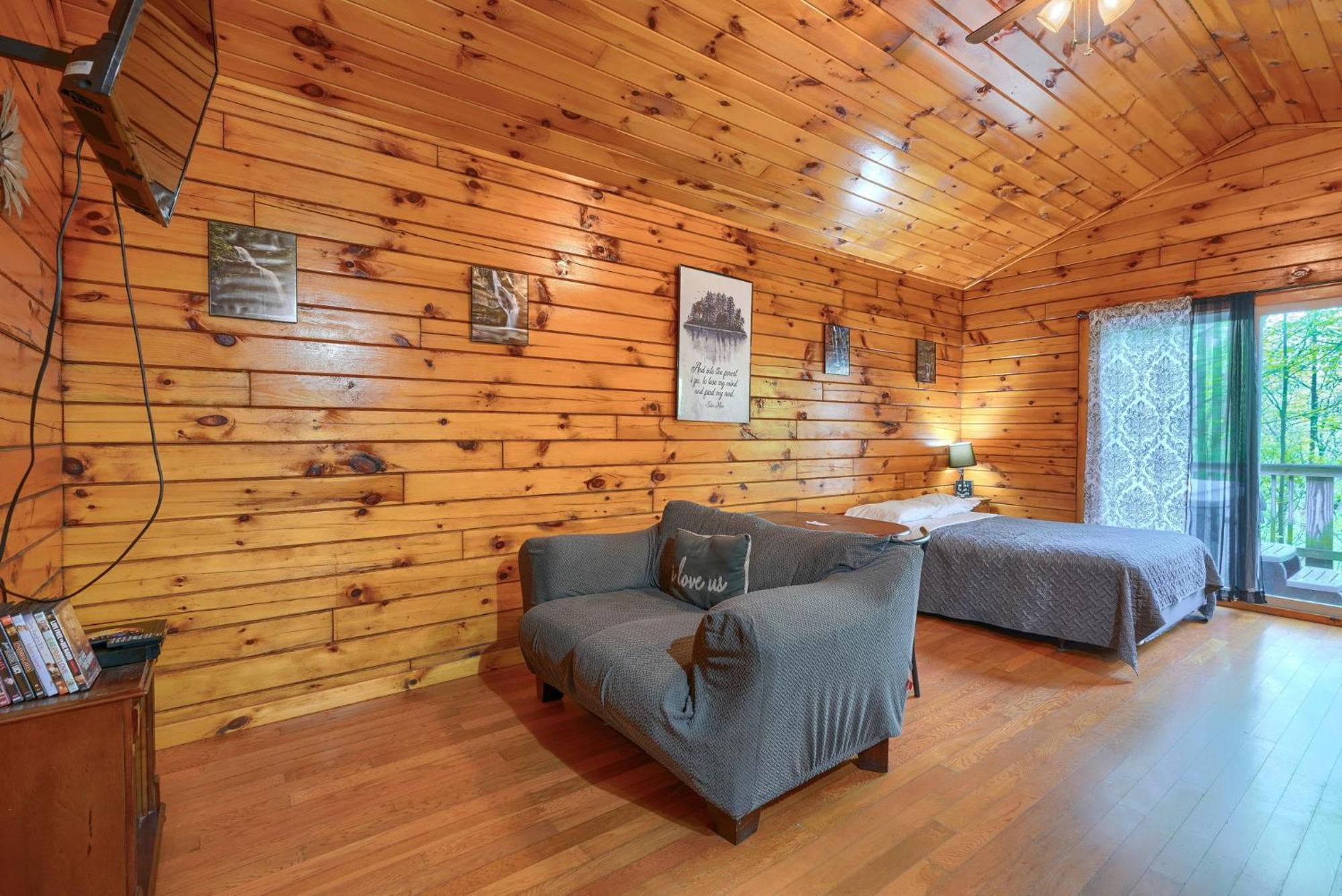 Blue Rose Cabins - Wildwoods Cabin Лоґан Екстер'єр фото